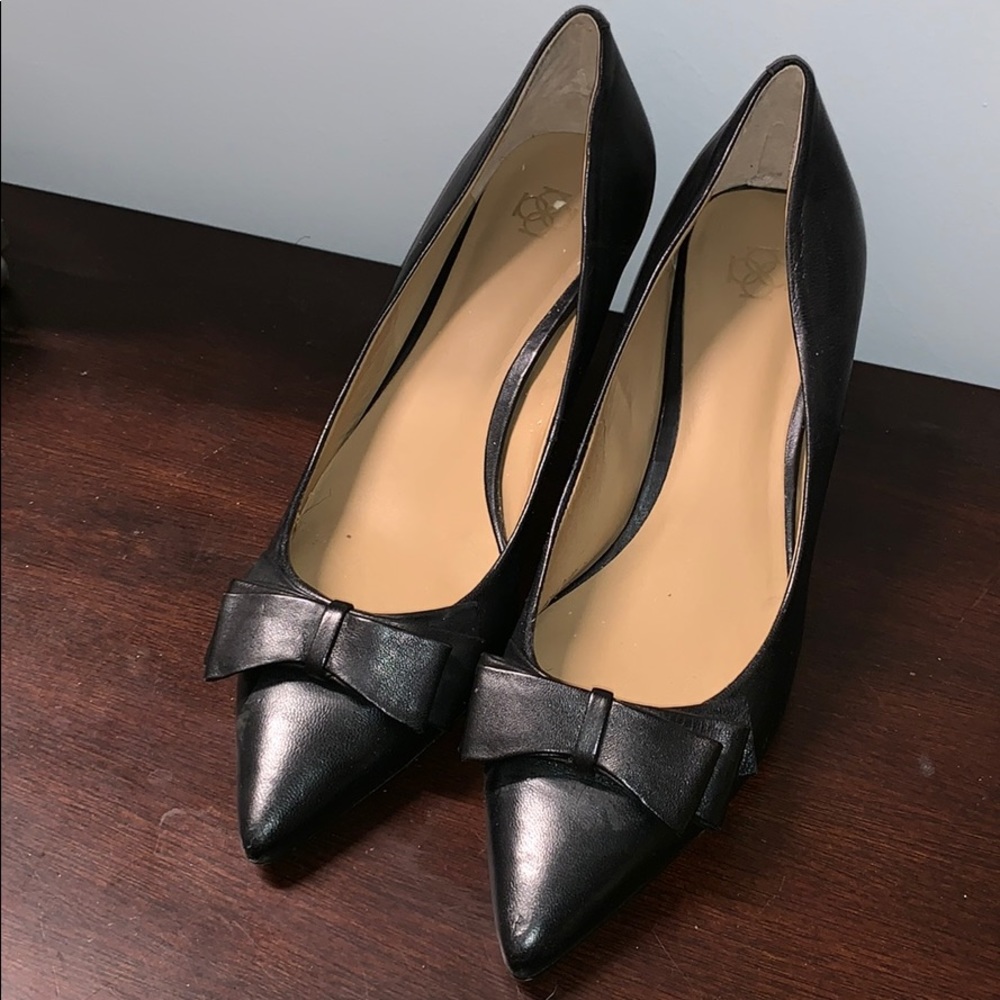 Classic leather pumps